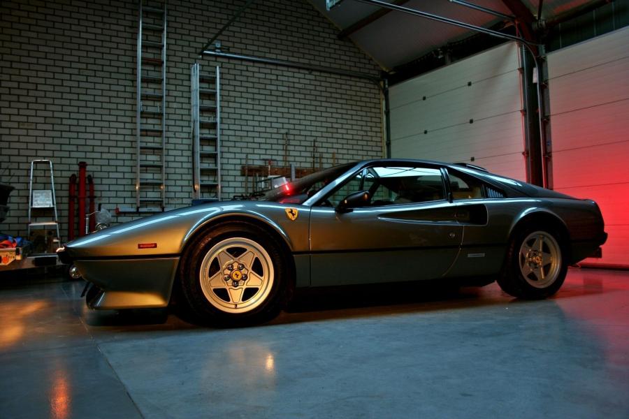  Ferrari 308 GTB Quattrovalvole 1982 года  (фото 5 из 61)